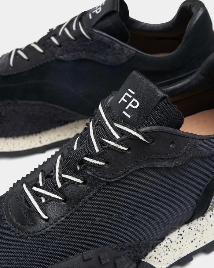 Crease Runner Sprint Black MenWomen Filling Pieces Sneakers