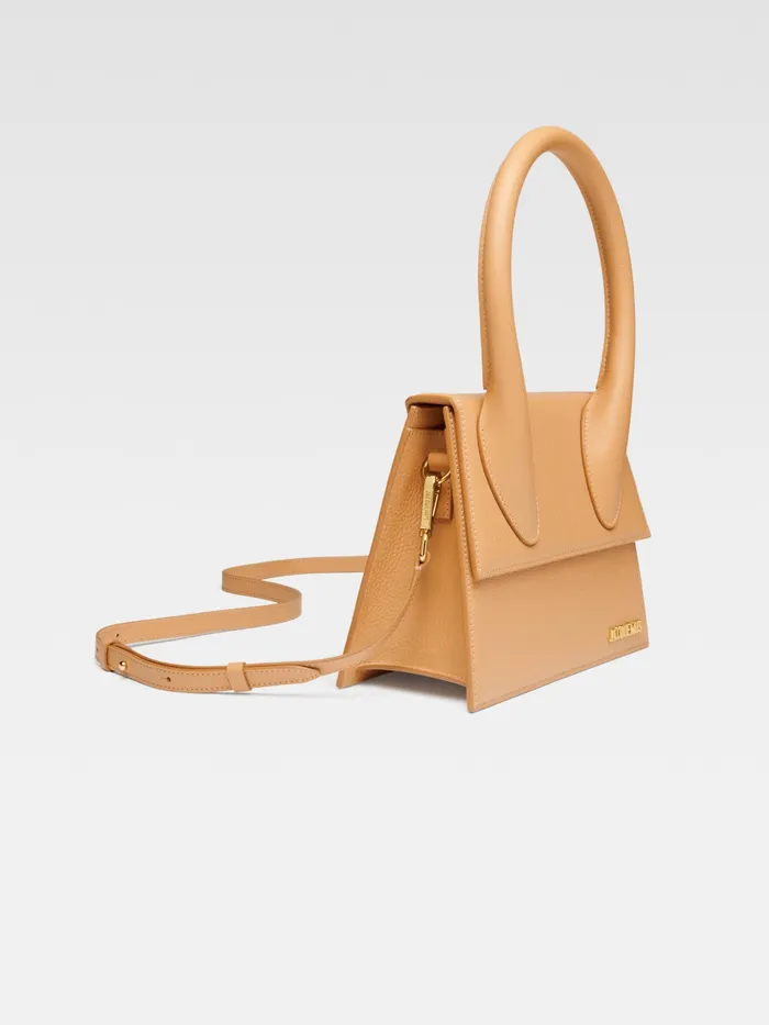 JACQUEMUS Chiquitos Large Signature Handbag Camel 8211 Women