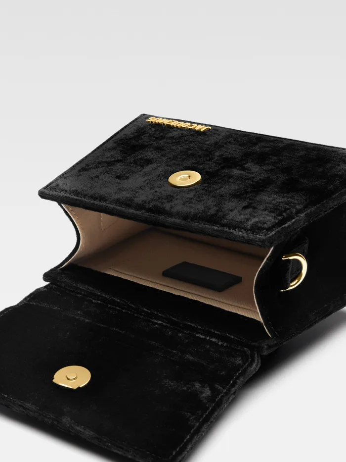 JACQUEMUS Chiquitos Signature Handbag Black 8211 Women