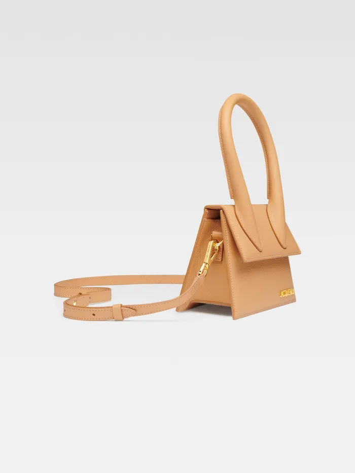 JACQUEMUS Chiquitos Signature Handbag Camel 8211 Women