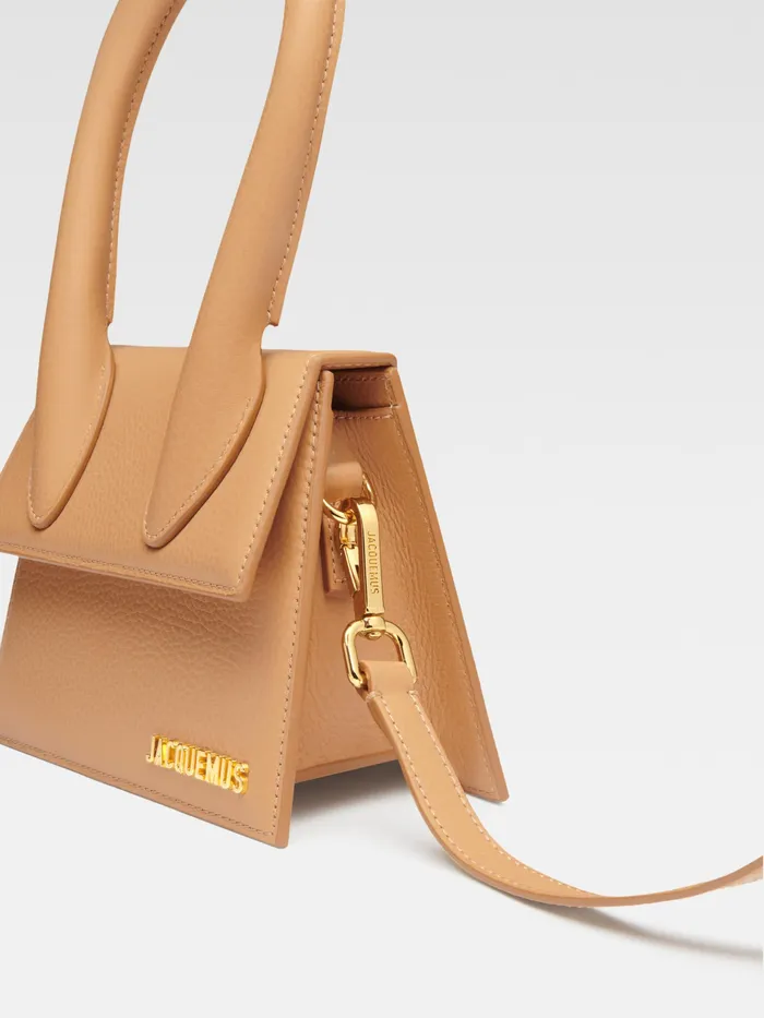 JACQUEMUS Chiquitos Signature Handbag Camel 8211 Women