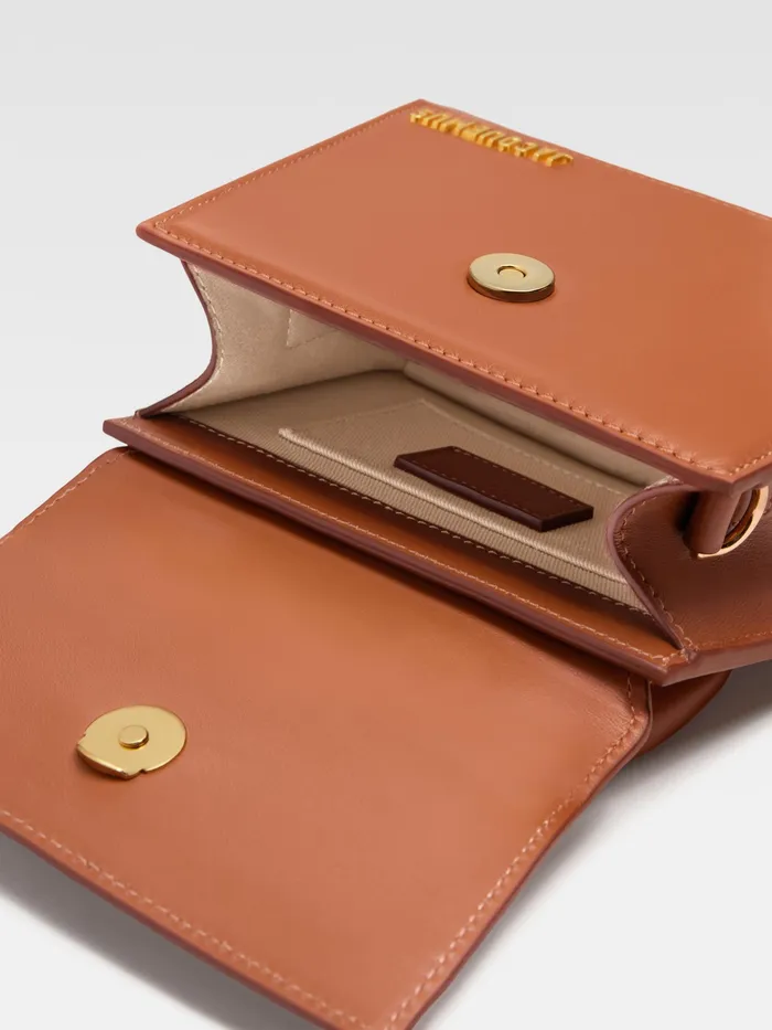 JACQUEMUS Chiquitos Signature Handbag Light Brown 8211 Women