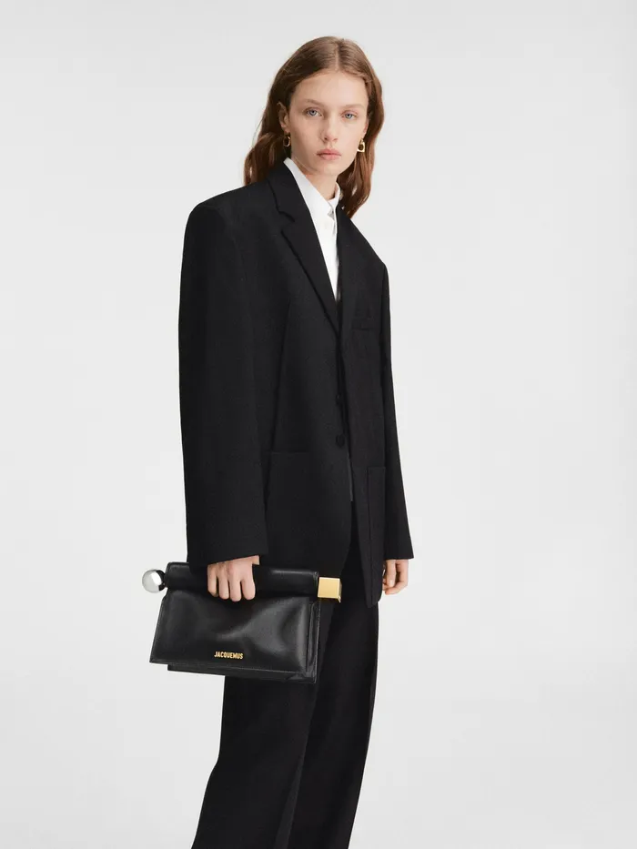 JACQUEMUS Crossbody and Handbags TakeOut Clutch Black 8211 Women