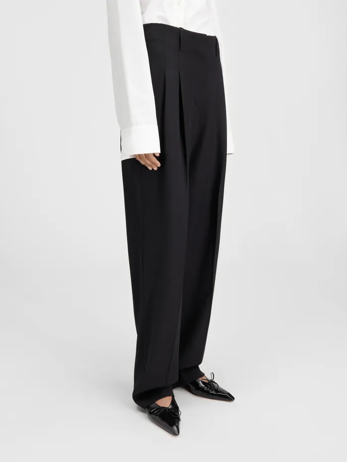 JACQUEMUS Trousers and Shorts Loose Pants Black 8211 Women