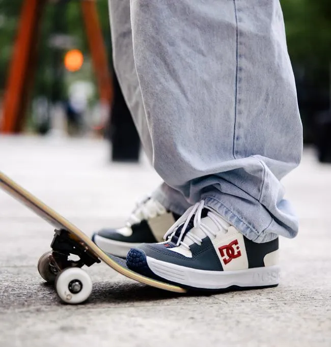 Men Skate DC Men039s Venture X DC Lynx Shoes GreyDark Navy