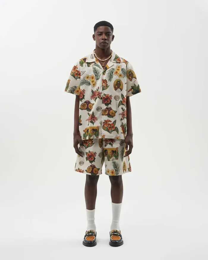 Resort Short Parrot Print White Men Filling Pieces Pants and Shorts