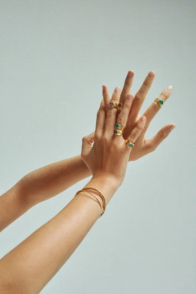Women DRAG SIGNET RING Gold Soeur Jewellery