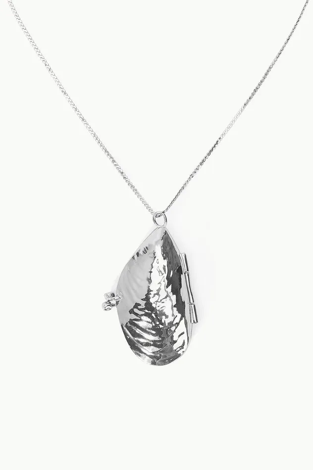 Women Necklaces STAUD STAUD SHELL PILL CASE NECKLACE SILVER Women Necklaces STAUD STAUD SHELL PILL CASE NECKLACE SILVER