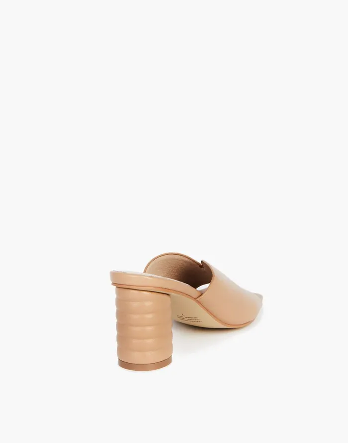 Women Sandals Madewell Intentionally Blank Leather Kamika Mules In Clay