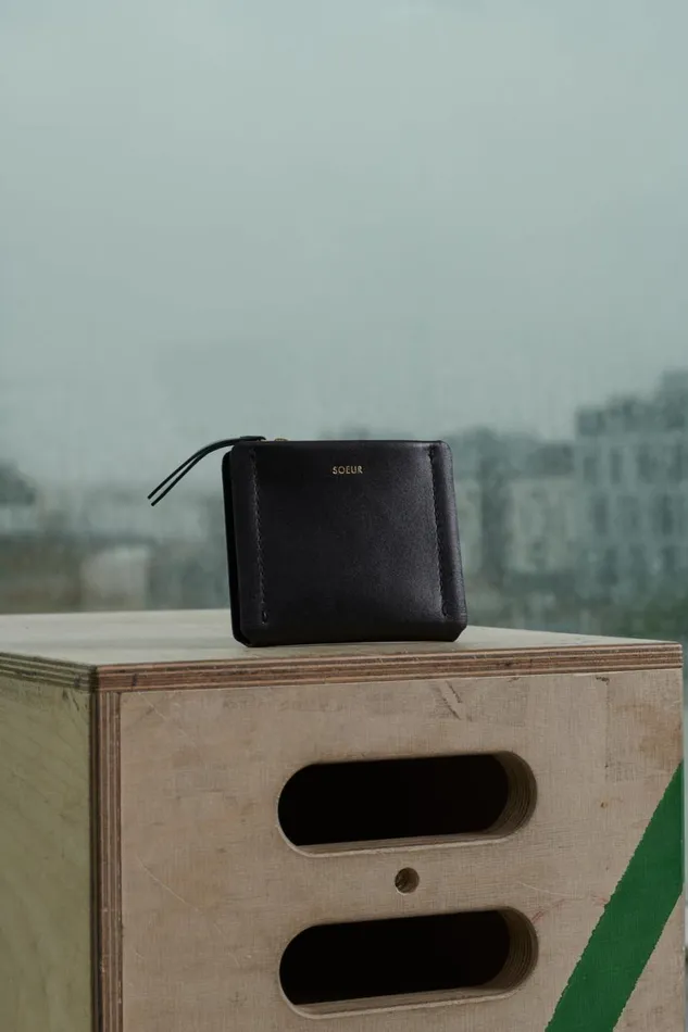 Women WEDNESDAY COIN PURSE Coal Soeur Small Leather Goods
